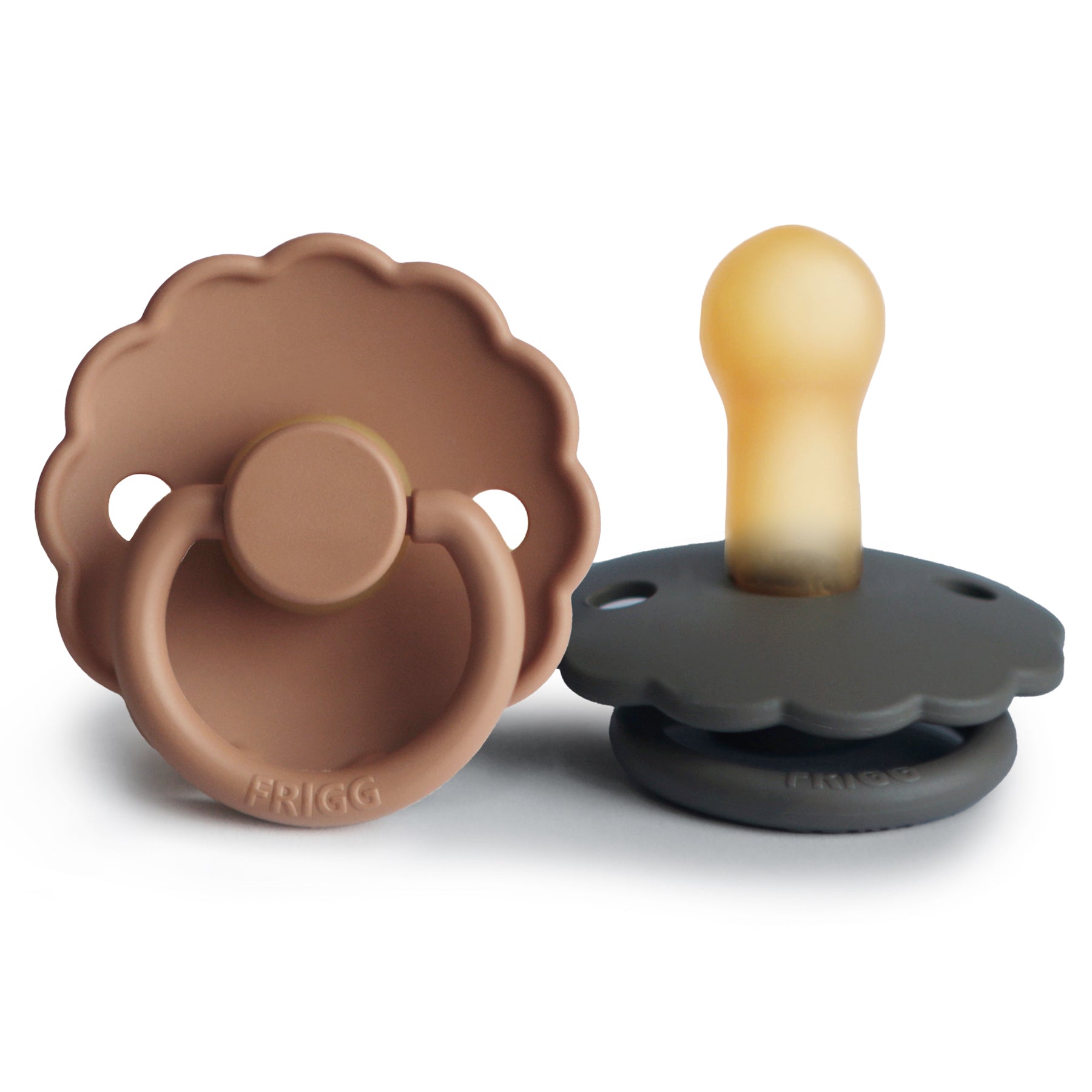 Frigg Daisy pacifier T2 2-pack in latex in Graphite peach bronze on a white background