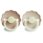Frigg Daisy Night pacifier 2-pack in silicone in Cream croissant on a white background
