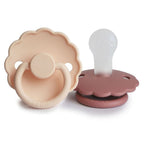 Frigg Daisy pacifier T1 2-pack in silicone in Powder blush pink cream on a white background