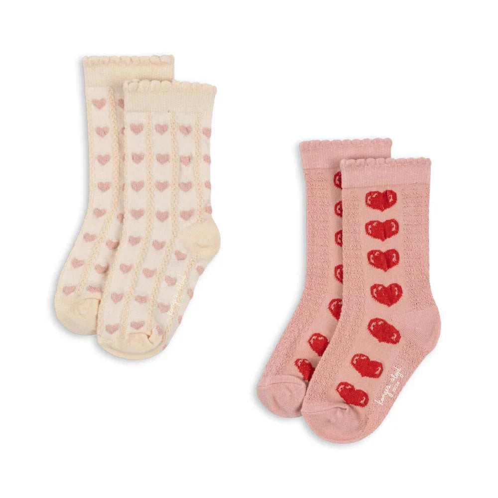 The Konges Sløjd Bow 2-pack Heart Jaquard Socks in Heart mix on a white background.