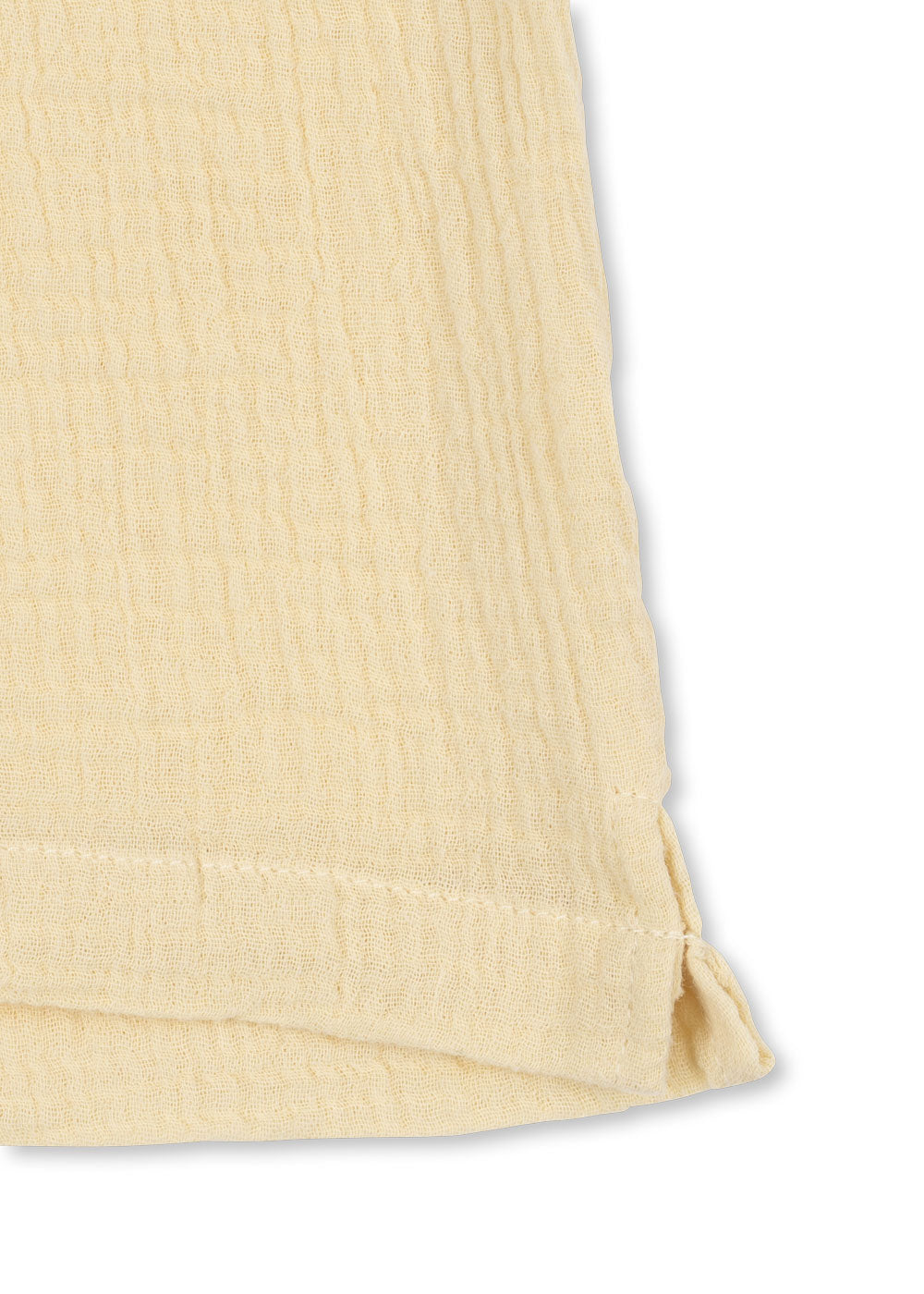 Close-up of the Konges Sløjd Coco shorts