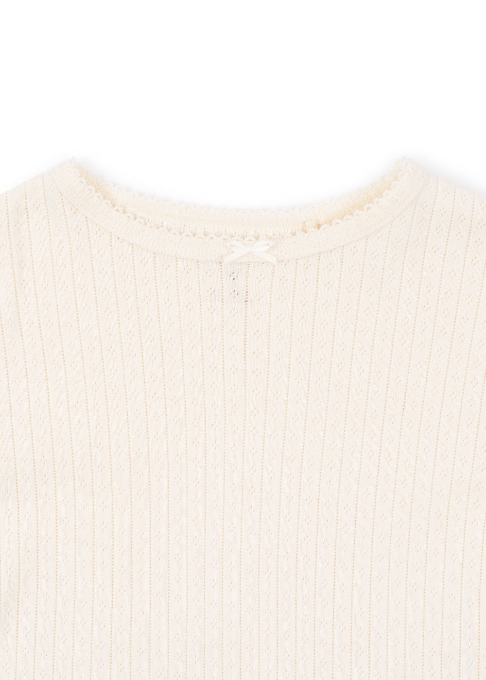 Close-up of Konges Sløjd Minnie blouse in Antique white fabric and collar
